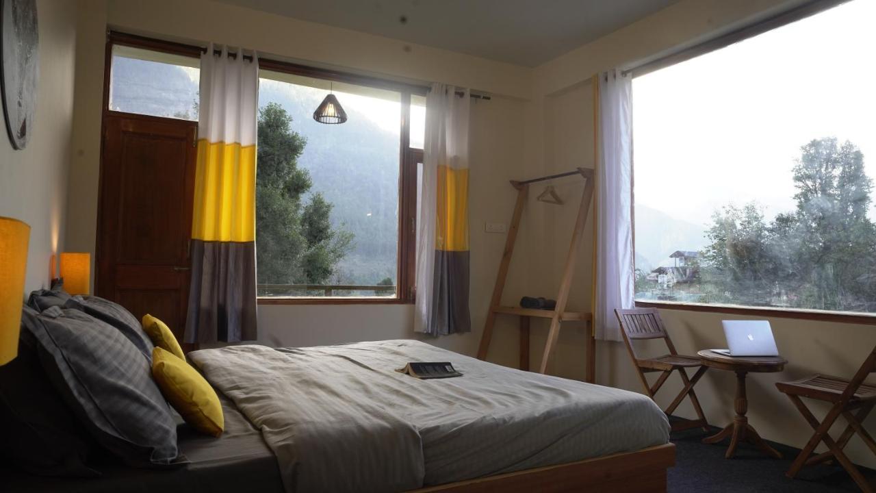 Firefly Hostel Manali  Ngoại thất bức ảnh