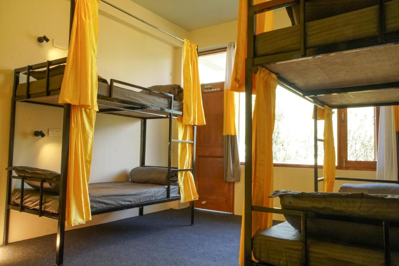 Firefly Hostel Manali  Ngoại thất bức ảnh
